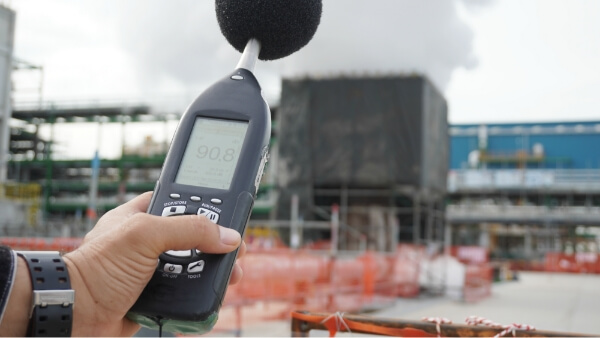 image:騒音調査の様子