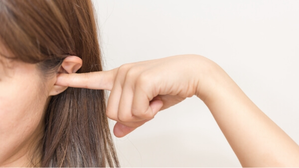 image:騒音に悩む女性